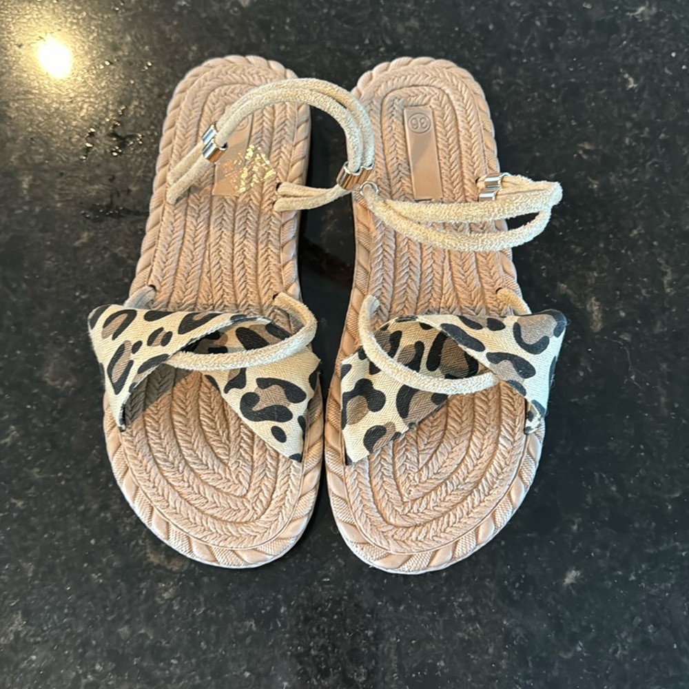 SHEIN women’s sandals leopard print worn once size 6